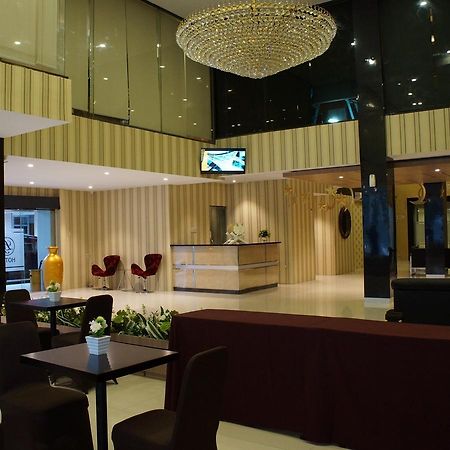 Lj Hotel Medan Esterno foto