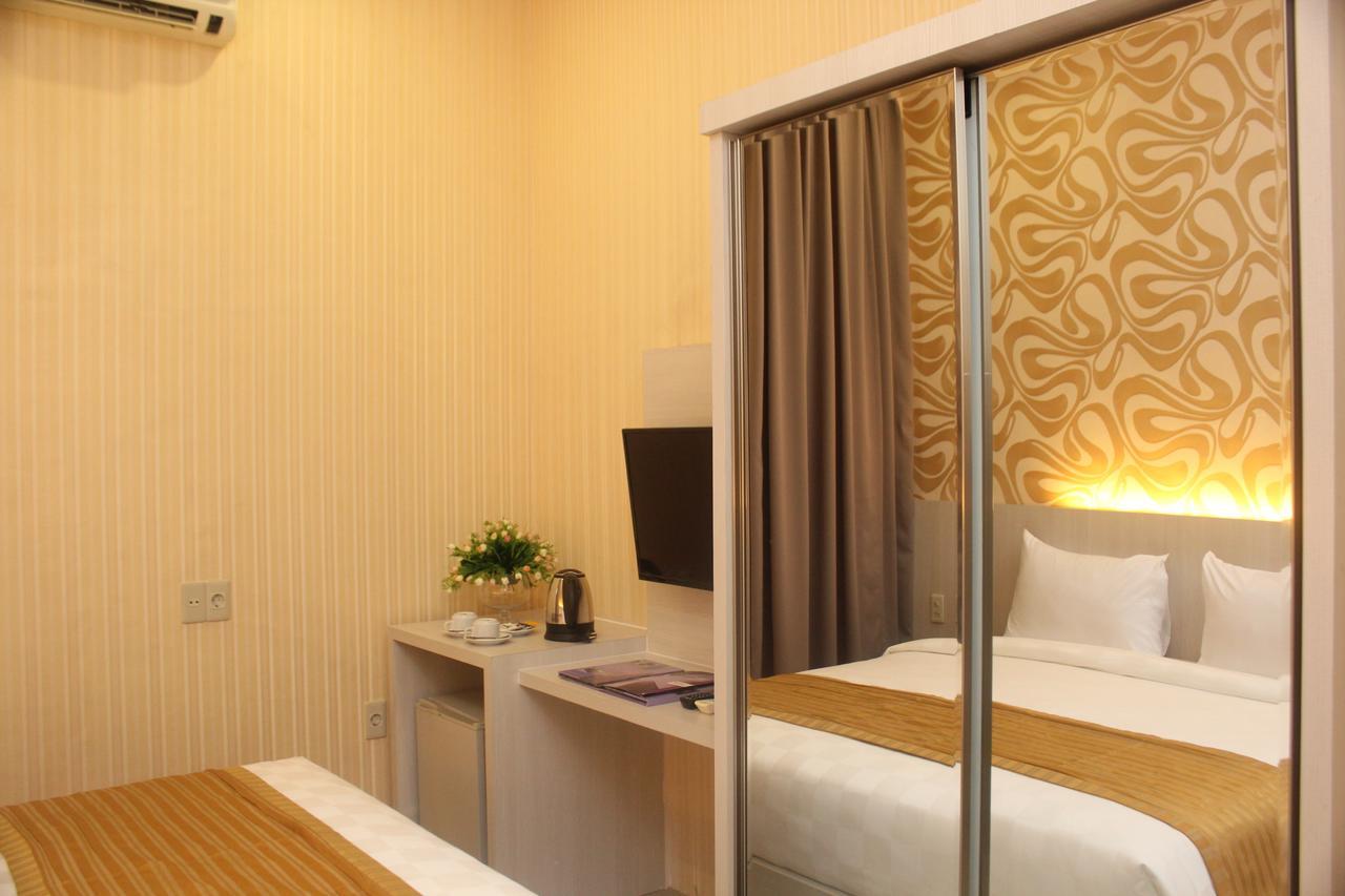 Lj Hotel Medan Esterno foto