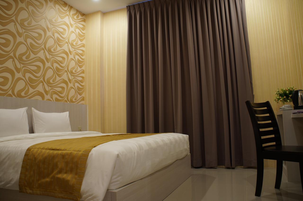 Lj Hotel Medan Esterno foto