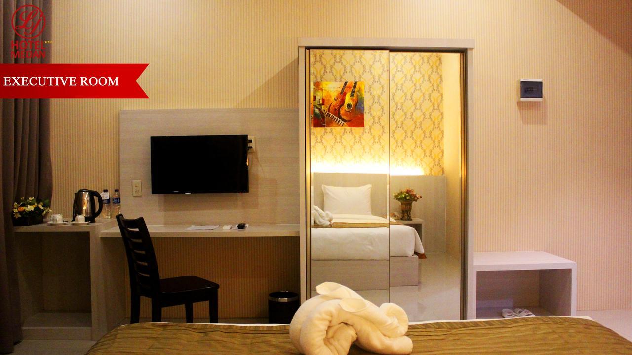 Lj Hotel Medan Esterno foto
